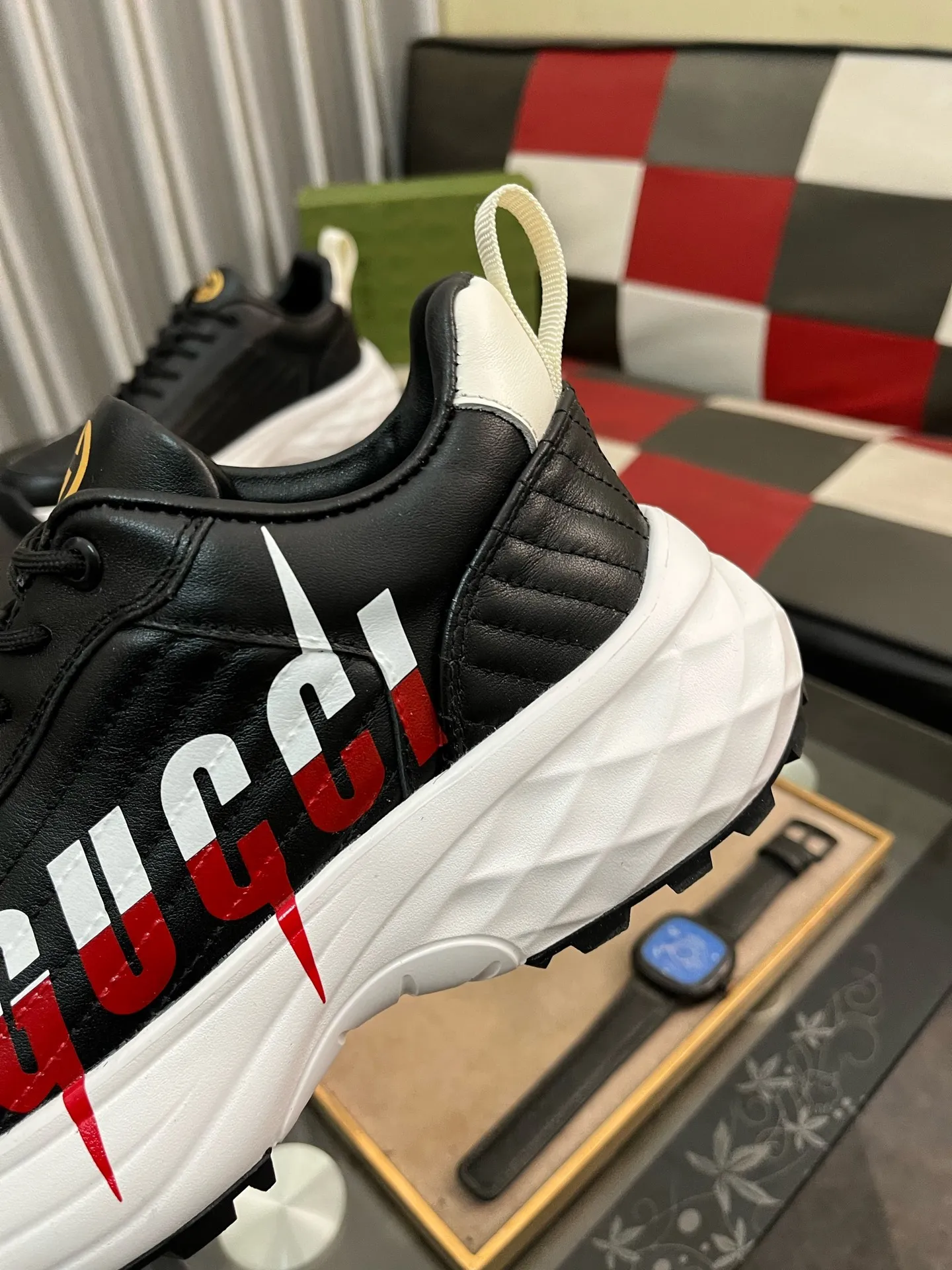 Men's shoes 💰500⌚️⌚️[Gucci] Gucci's latest casual men's shoes, welcome to 1:1 comparison, a popular Hong Kong counter casual shoe, counter quality, support inspection, high-quality workmanship, upper made of Italian imported calfskin, breathable mesh insole original fashion sports outsole, casual fashion, high-end quality, size: 38-442️⃣Colors available
